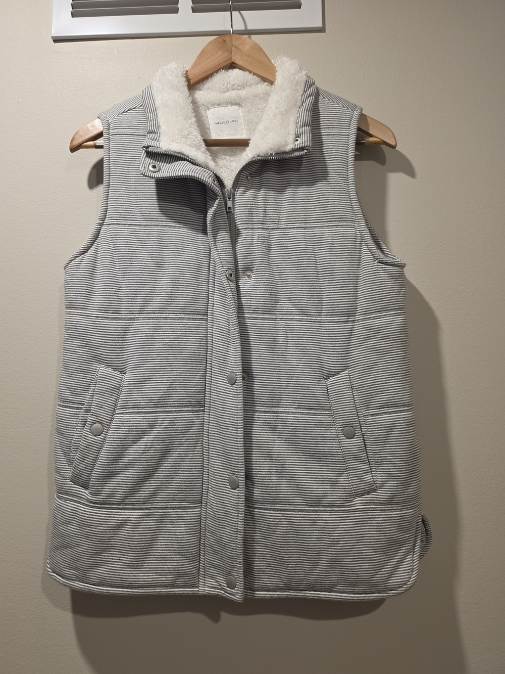 Thread & Supply Women’s Small Striped Puffer Vest Cozy Fleece Lining Warm
